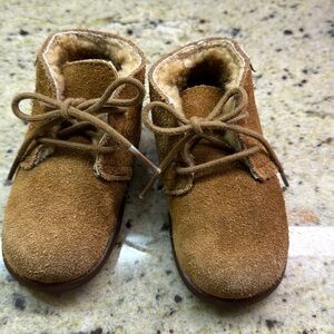 Baby UGG suede boots size M